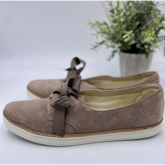 UGG Women's Tan Carilyn Demitasse Slip On Lace Up Ribbon Shoe Sz 11 S/N 1013356 - Picture 6 of 12